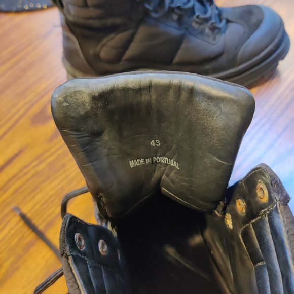 FRAME hiking lug sole boot in noir
